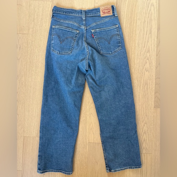 Levi's Ribcage High Rise Blue Jeans - Picture 3 of 3